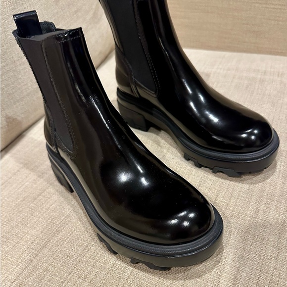 rag & bone Black Shiloh Patent Chelsea Lug Boots 39 - Picture 2 of 7